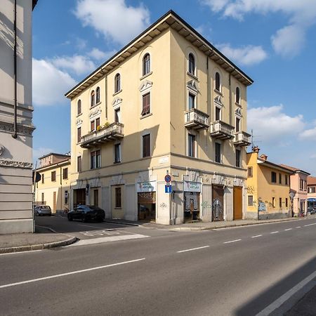 Monza Apartment Bagian luar foto